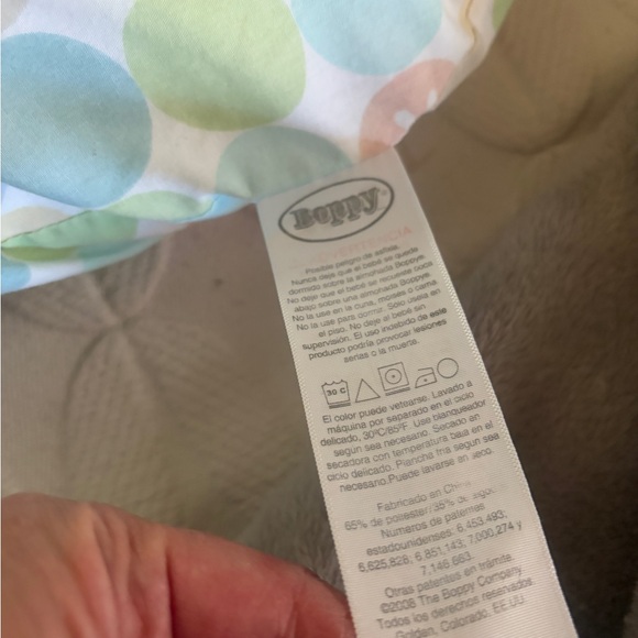 Excellent condition Boppy feeding pillow and two covers. Ergonomic. Baby classic - Picture 6 of 10
